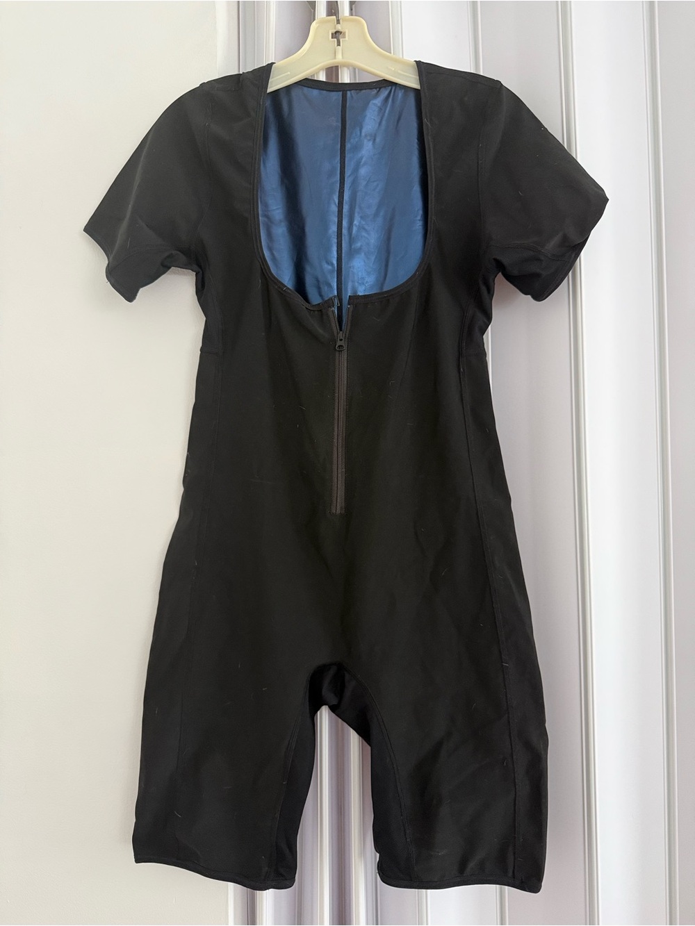 Women’s Black Short-Sleeve Zip-Front Sauna Suite/Sweating suite/ ramper